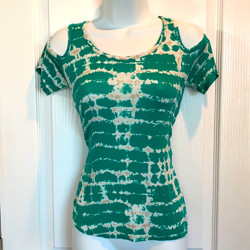 GUESS - Cold Shoulder Top with Cut-out Back